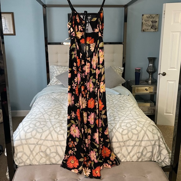 NEW FREE People Wisteria Floral Print VNeck Cut-Out Sleeveless Open TieBack Maxi - Picture 3 of 11